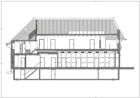 Gebäudelängsschnitt eines historischen Bauernhauses in Isernhagen mit Darstellung von Geschosshöhen, Decken, Dachkonstruktion und Fundamente